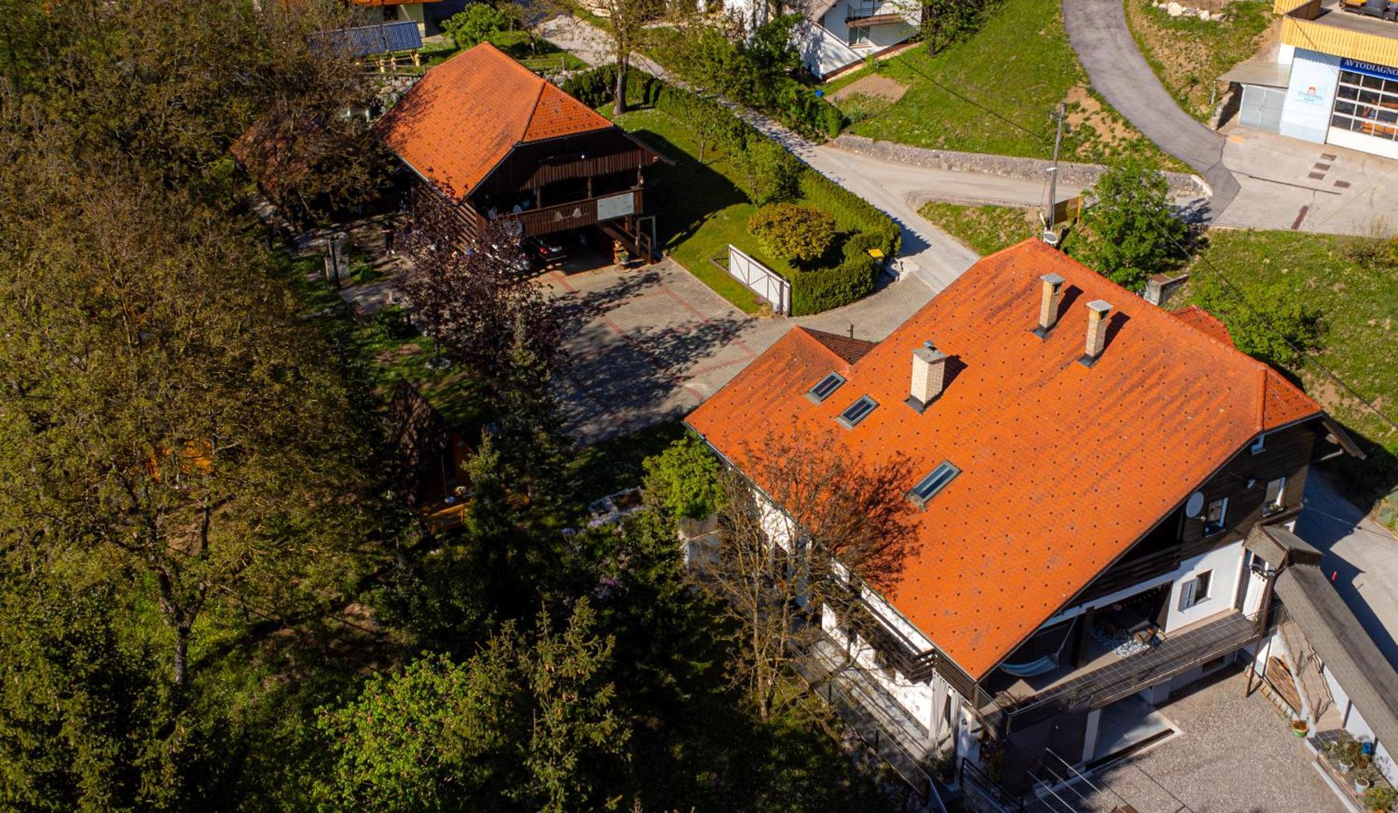 Resort Pod Orehi - Bled - Apartma & Glamping & Savna Exterior foto