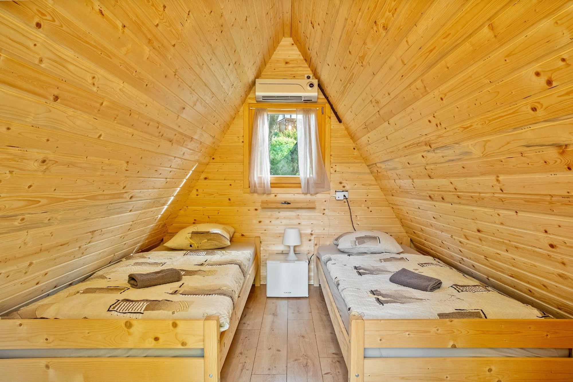 Resort Pod Orehi - Bled - Apartma & Glamping & Savna Exterior foto