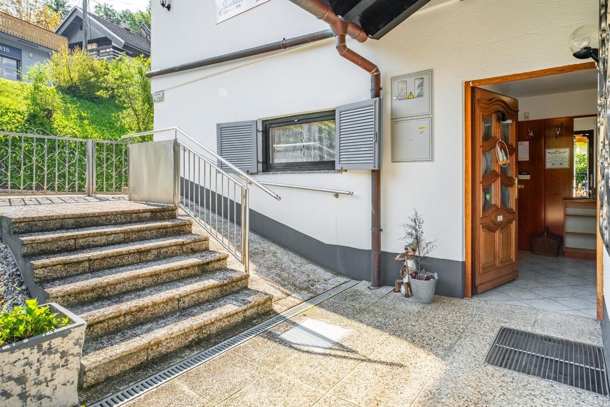 Resort Pod Orehi - Bled - Apartma & Glamping & Savna Cameră foto